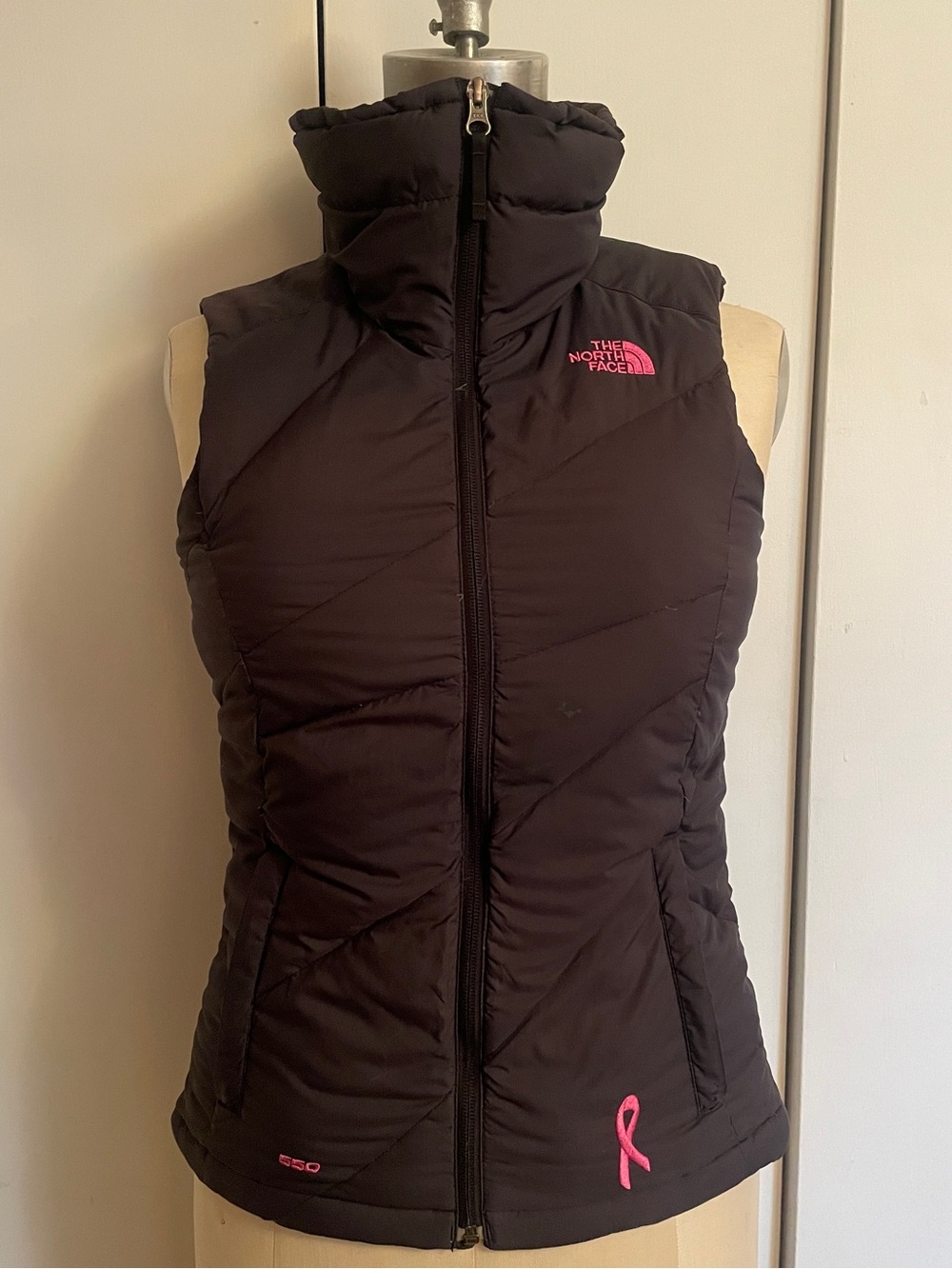 The North Face Black Puffer Vest 550g Breast Cancer Awareness- XS